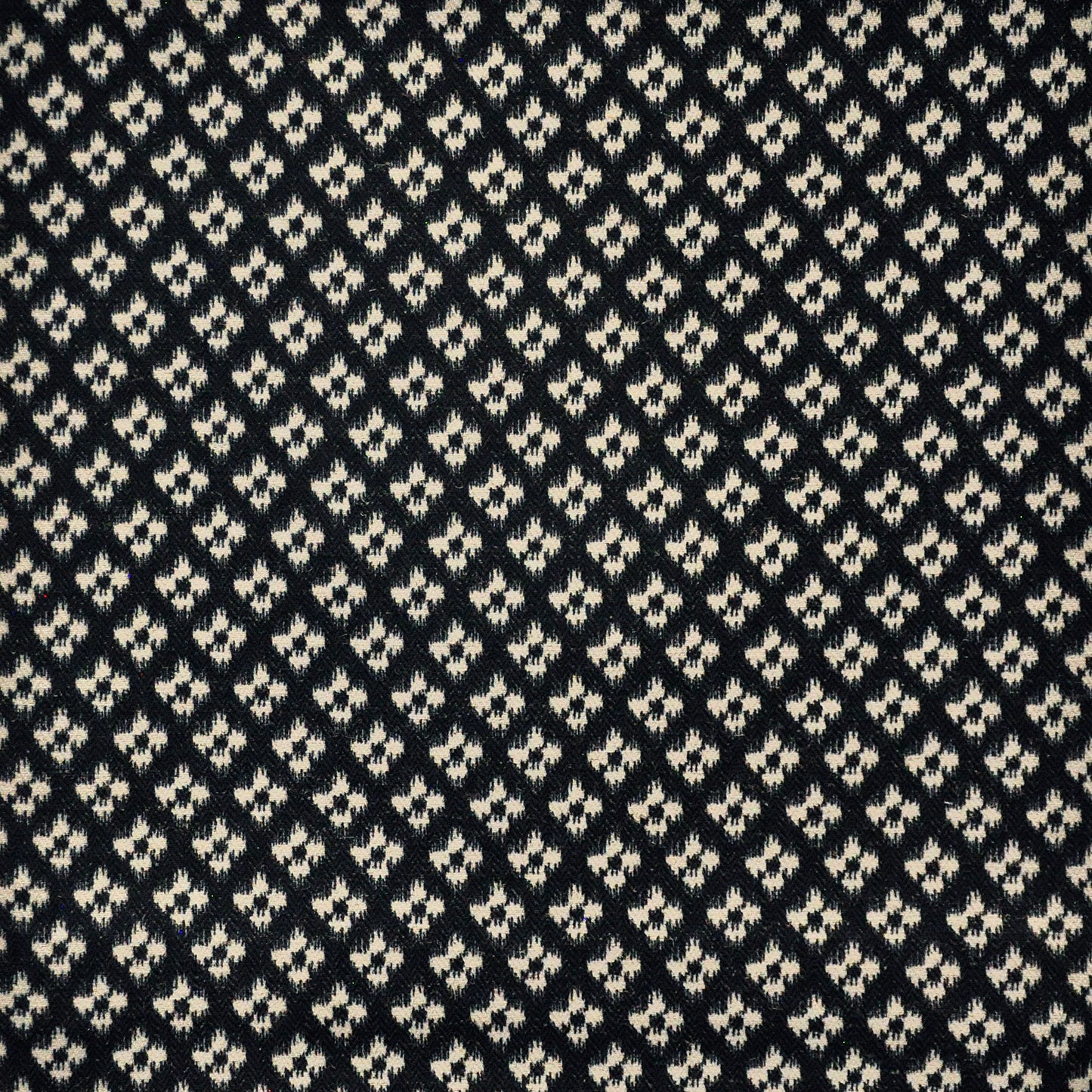MAI633 Maxwell UPHOLSTERY PATTERNS # 633 BLACKBIRD CT-SANDALWOOD