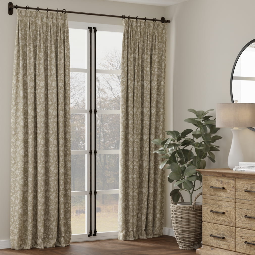 D4820 Floral,Novelty Briar Fern Green Charlotte Fabrics