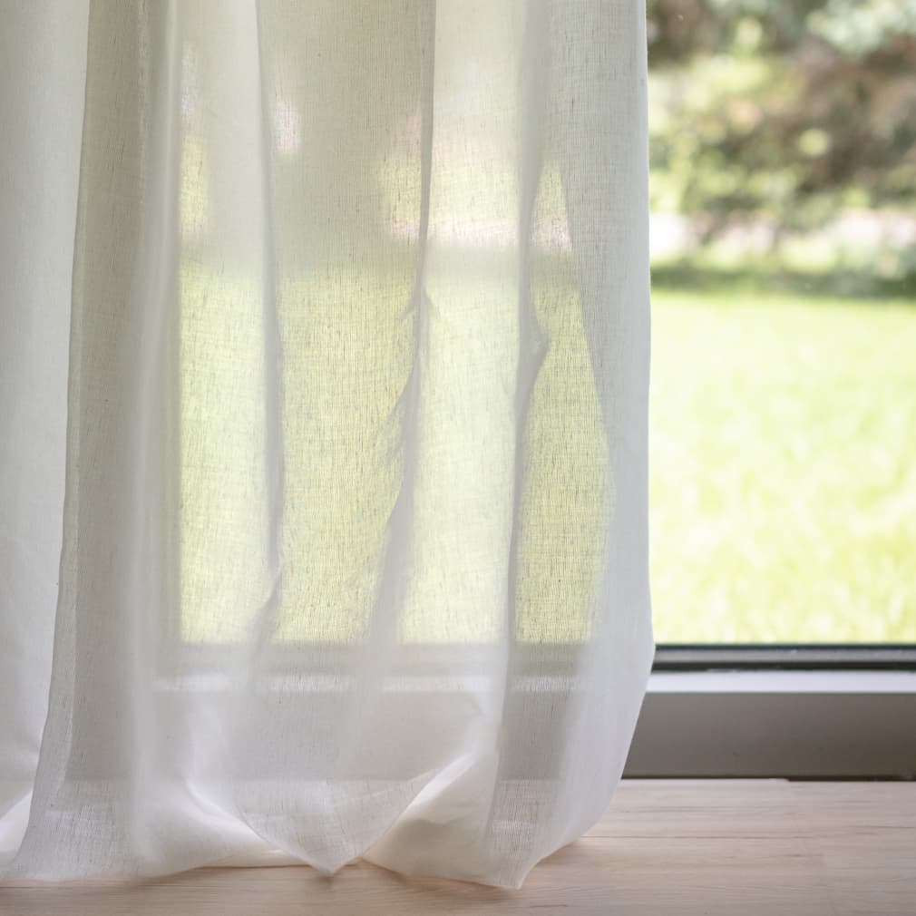 SH157 Plain & Solid Daisy White & Ivory Charlotte Fabrics