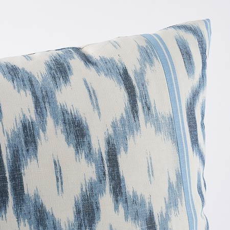 SO17650 SANTA MONICA IKAT Schumacher Pillow