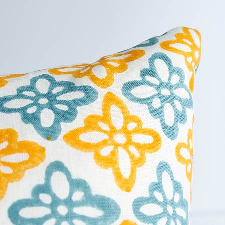 SO17930 PATTEE & LUNA Schumacher Pillow-Tumeric and Blue