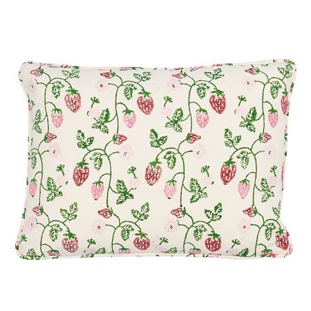 SO17978 STRAWBERRY Schumacher Pillow-Grass