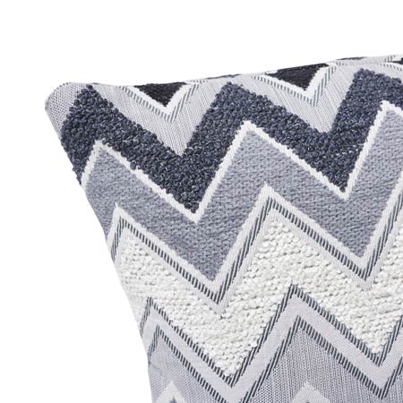 SO5479 ZENYATTA MONDATTA Schumacher Pillow-Noir and Blanc