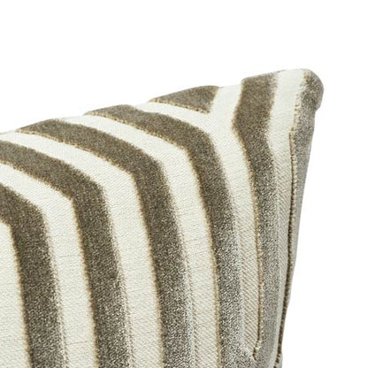 SO6619 VANDERBILT VELVET Schumacher Pillow