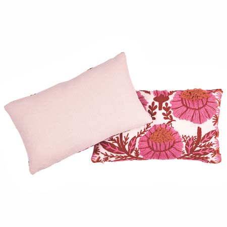 SO723320 MARGUERITE EMBROIDERY Schumacher Pillow