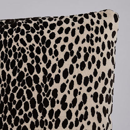 SO7391 CHEETAH VELVET Schumacher Pillow-Java