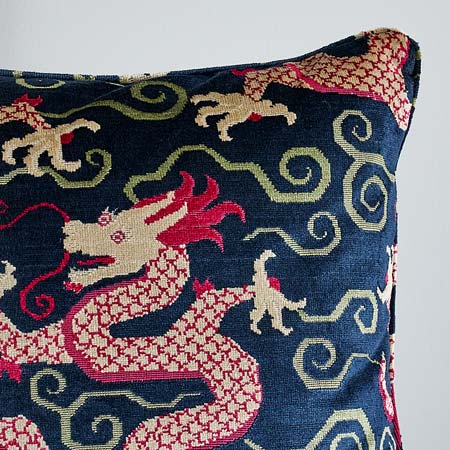 SO7397 BIXI VELVET Schumacher Pillow