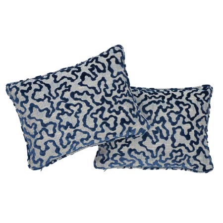 SO7522 JANIS VELVET Schumacher Pillow-Blue