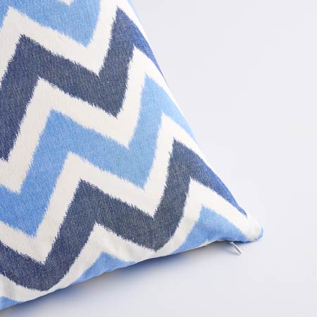 SO7946 VEDADO IKAT Schumacher Pillow