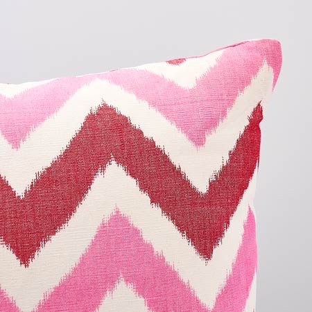 SO7946 VEDADO IKAT Schumacher Pillow