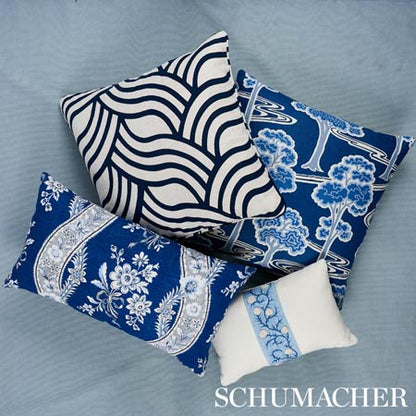 SO7995 SANGOMAR APPLIQUE Schumacher Pillow-22" x 22"