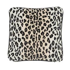 SO4318 SAFARI EPINGLE Schumacher Pillow-Snow Leopard